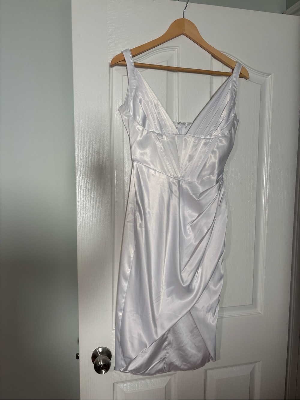 superdown White Satin V-Neck Dress